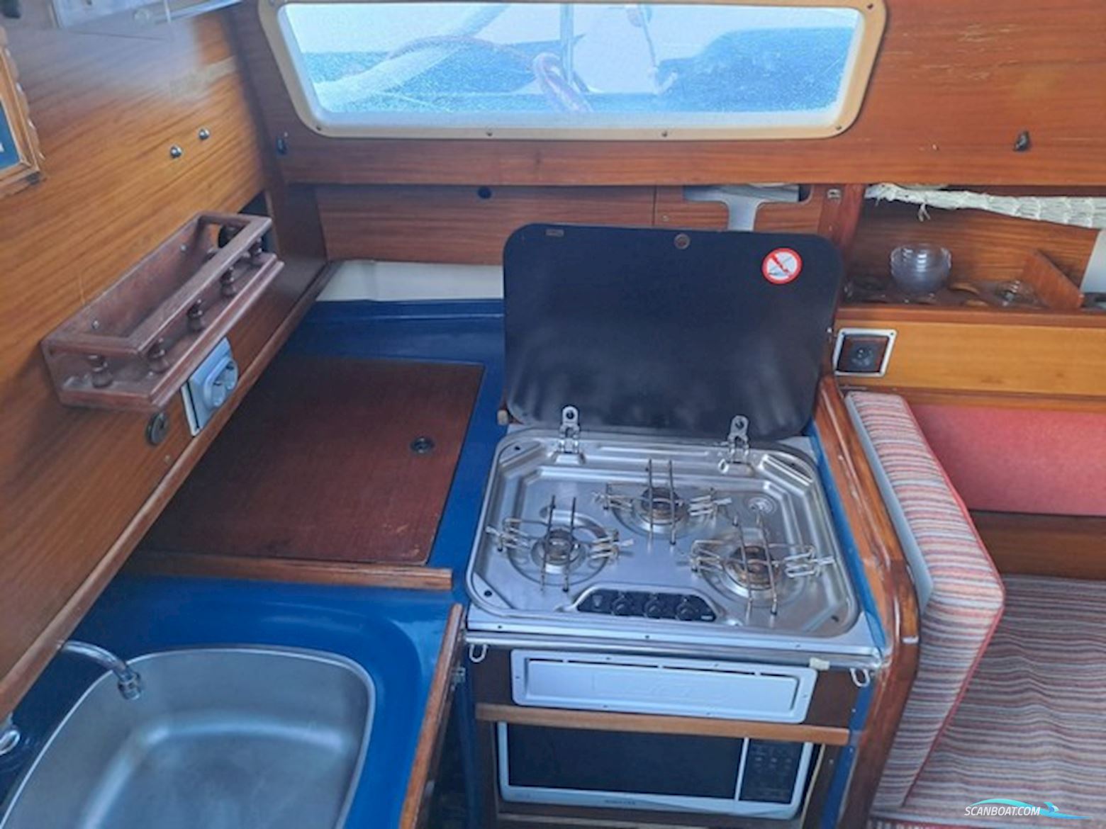 Dufour 3800