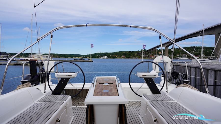 Dufour 390
