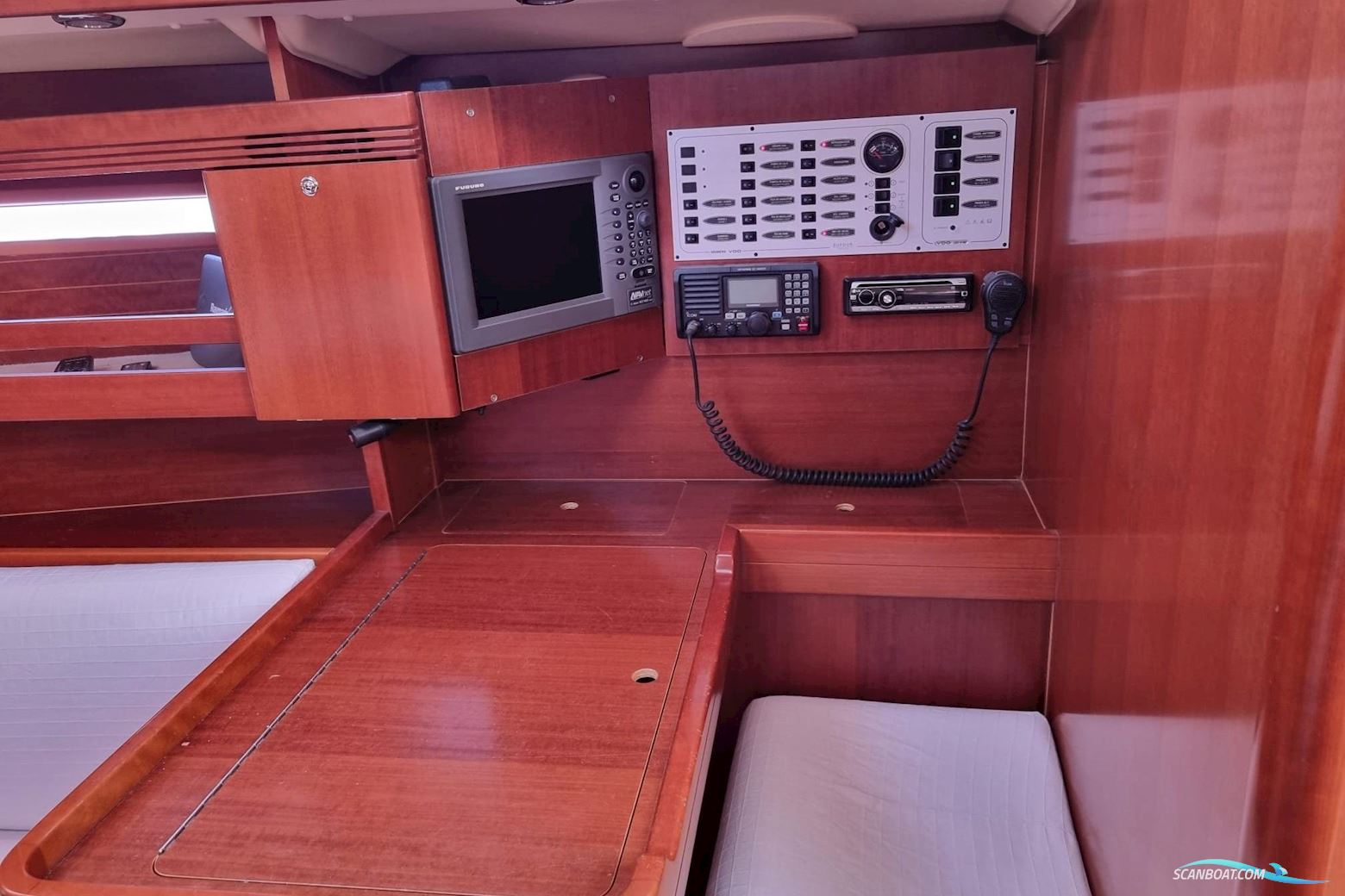 Dufour 40