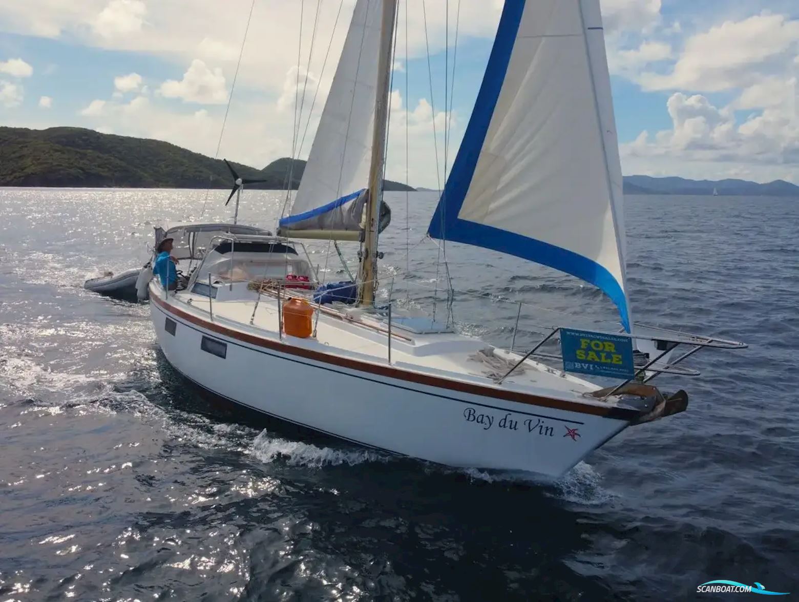 Dufour Apogee 35