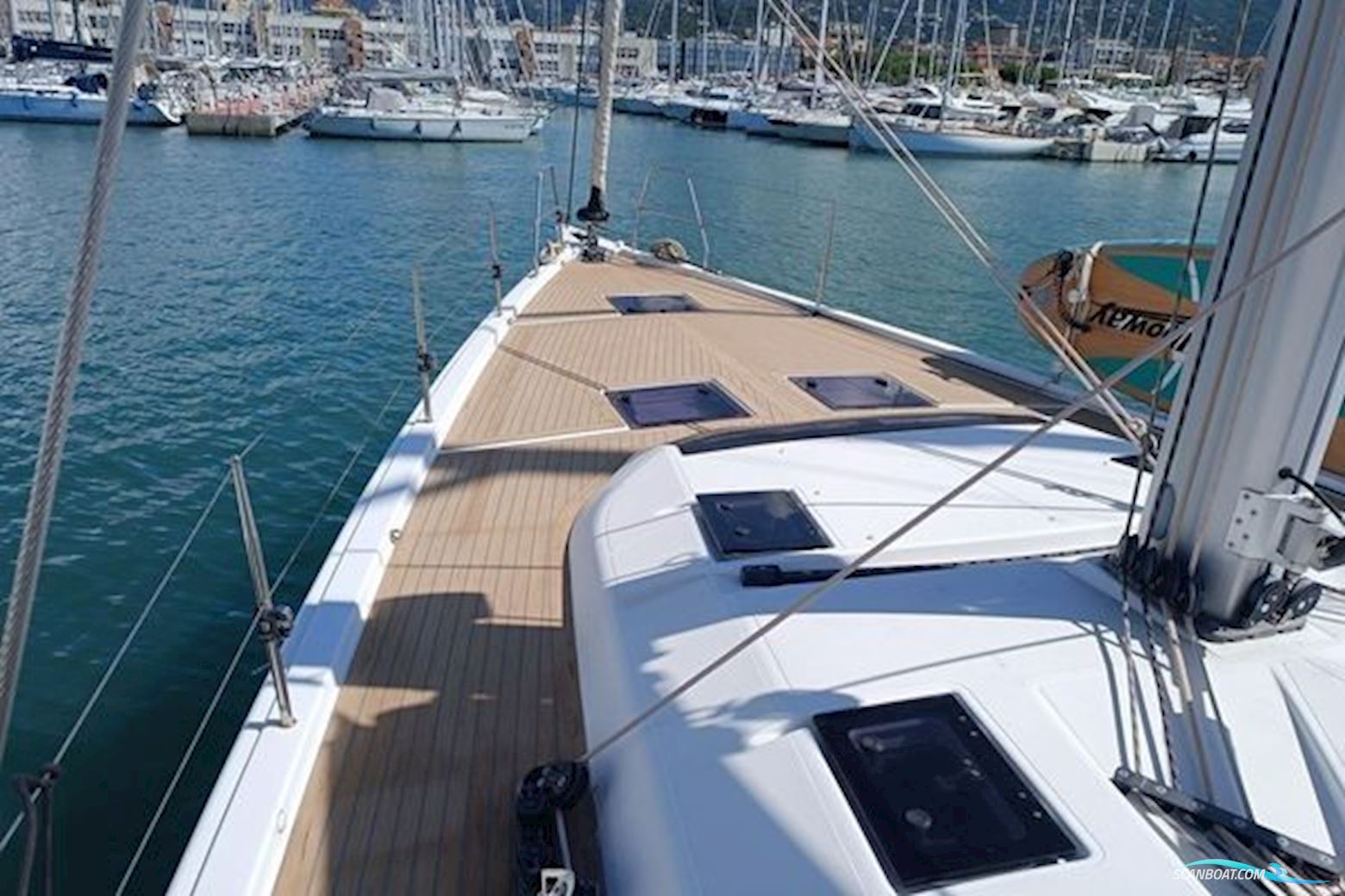 Dufour Yachts 530
