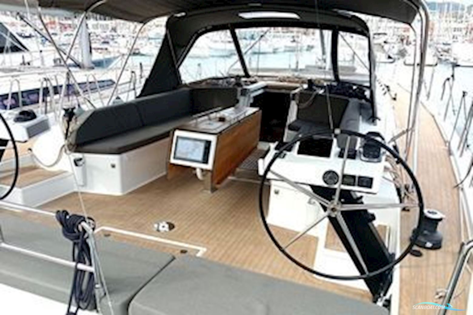 Dufour Yachts 530