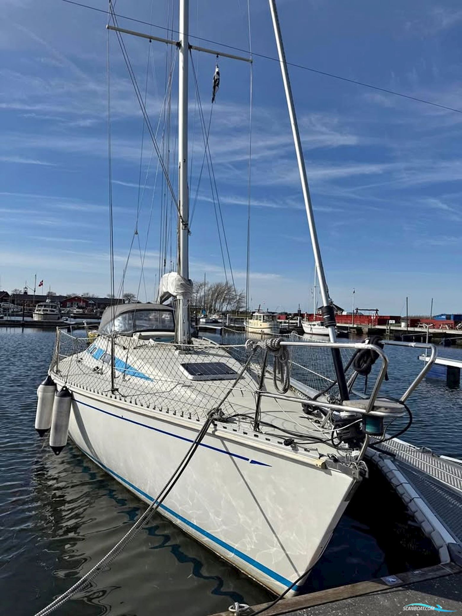 Elan 33S - 1988 - Aalborg Sejlbåd 1988, med Volvo Penta 20-02 Ferskvandskølet motor, Danmark