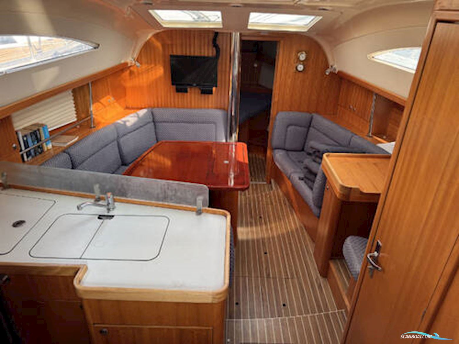 Elan Marine 384 Impression