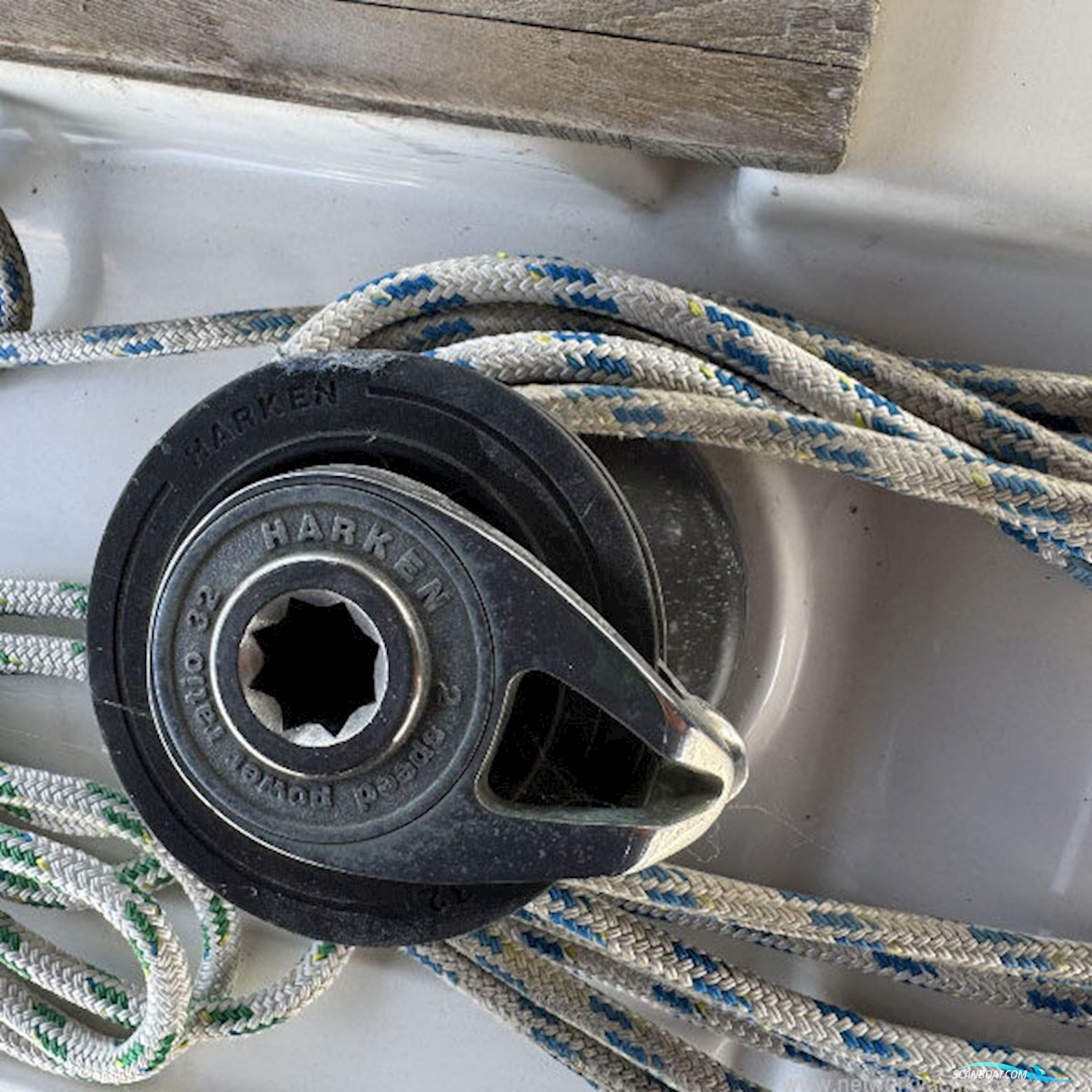 Elan Marine 384 Impression