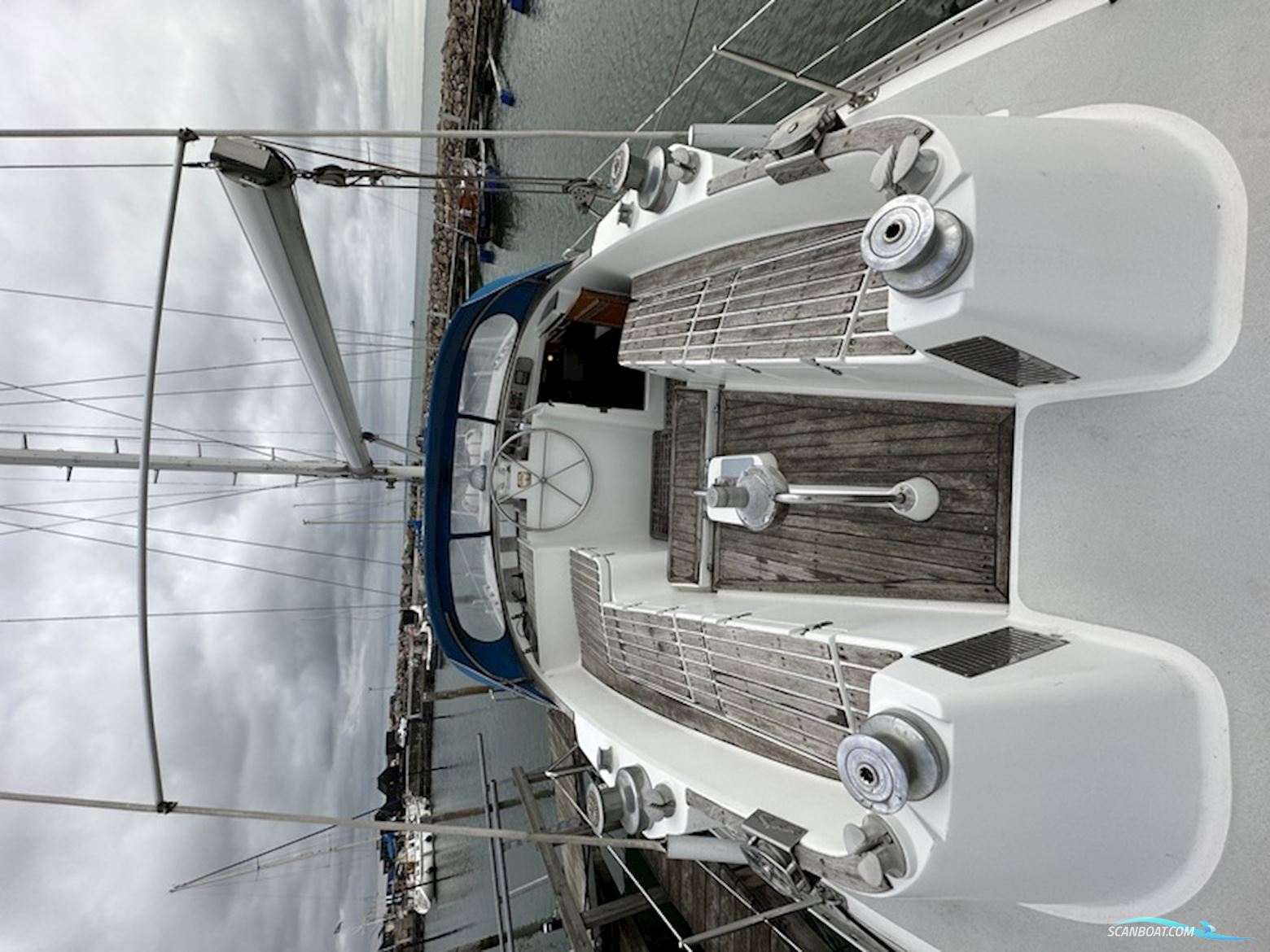 Finnrose 45 Deck saloon