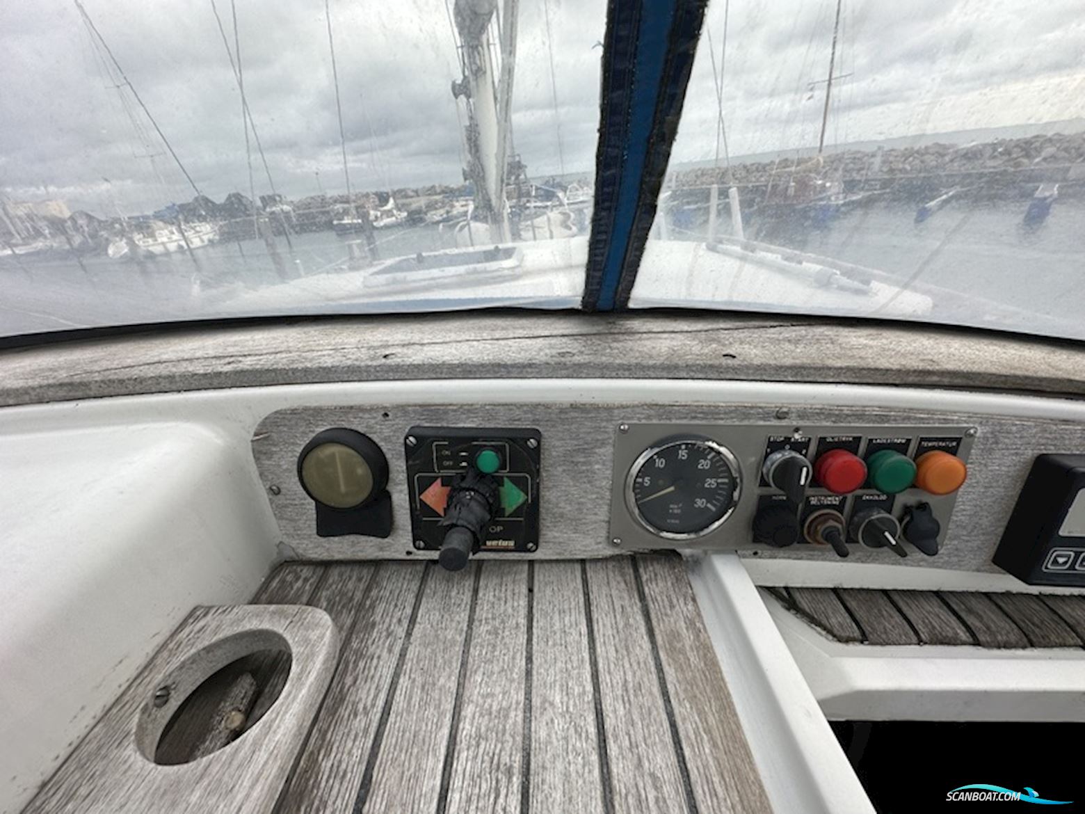 Finnrose 45 Deck saloon