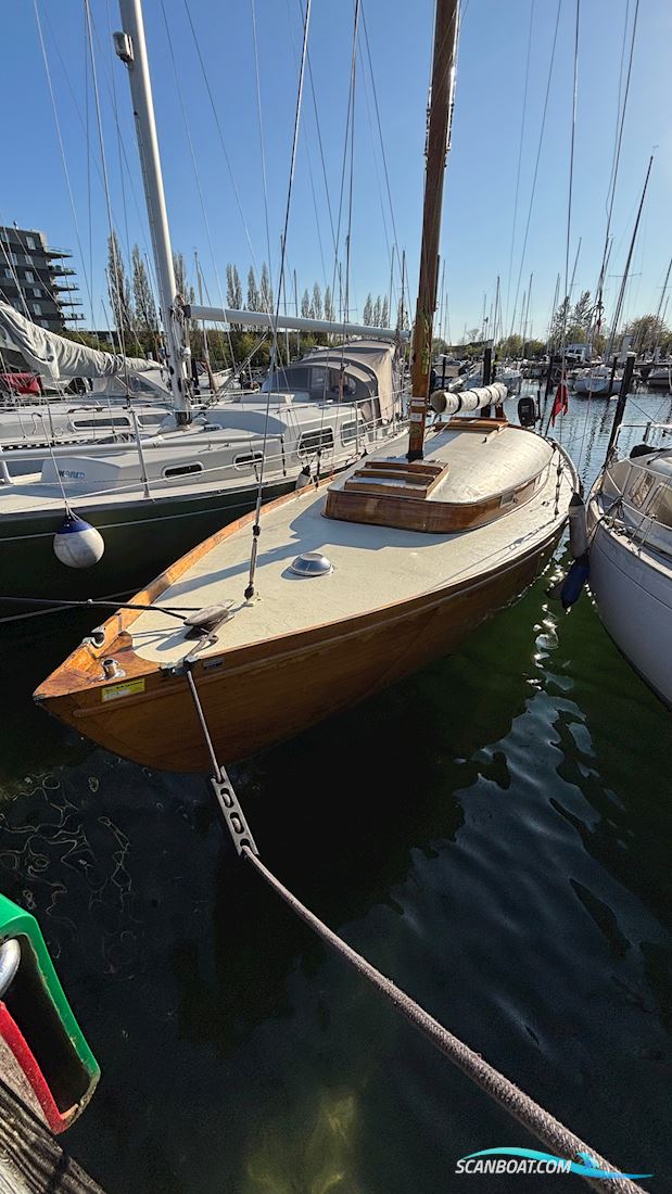 Folke Boat Sejlbåd 1963, med Tohatsu motor, Danmark