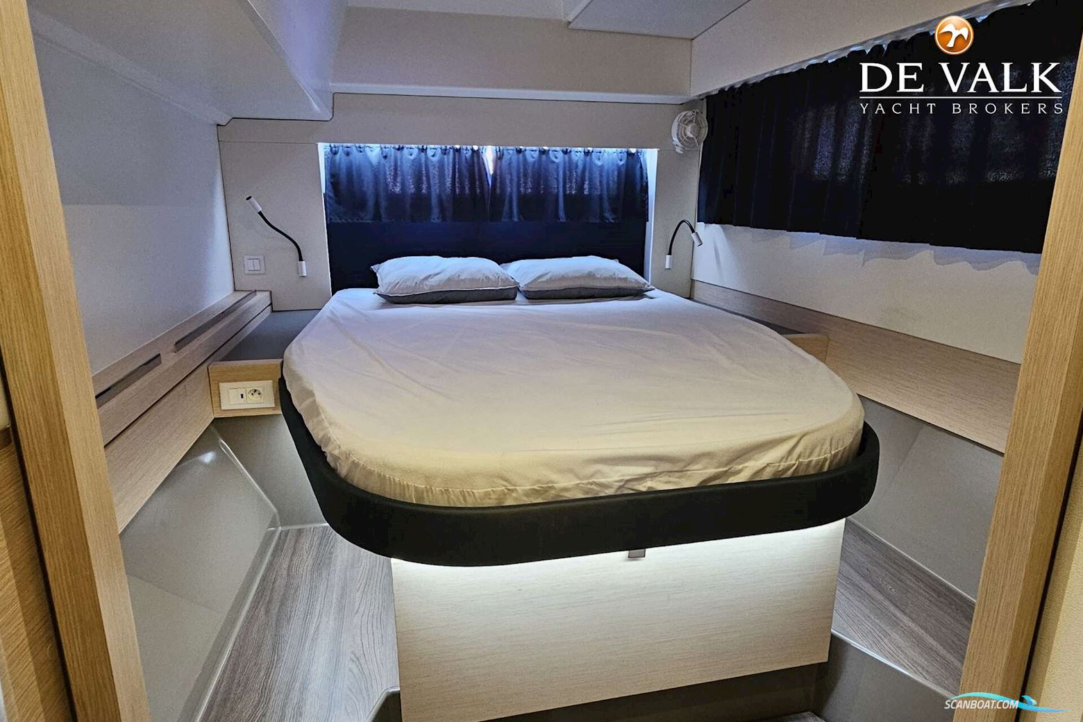 Fountaine Pajot Astrea 42