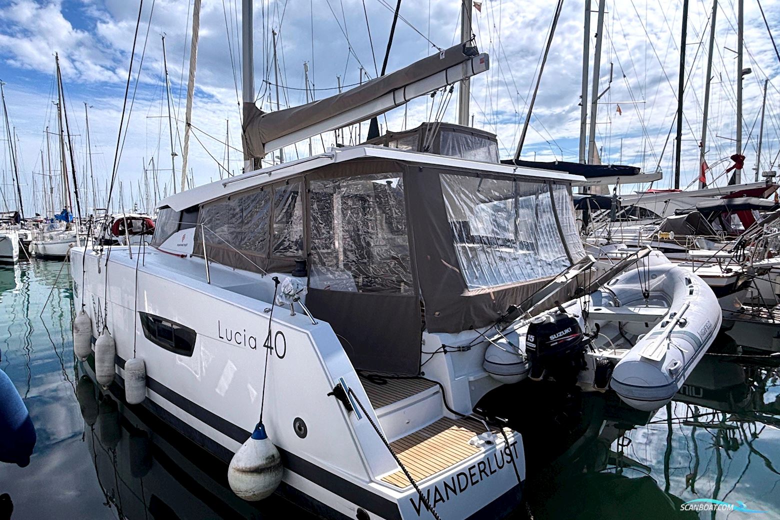 Fountaine Pajot Lucia 40