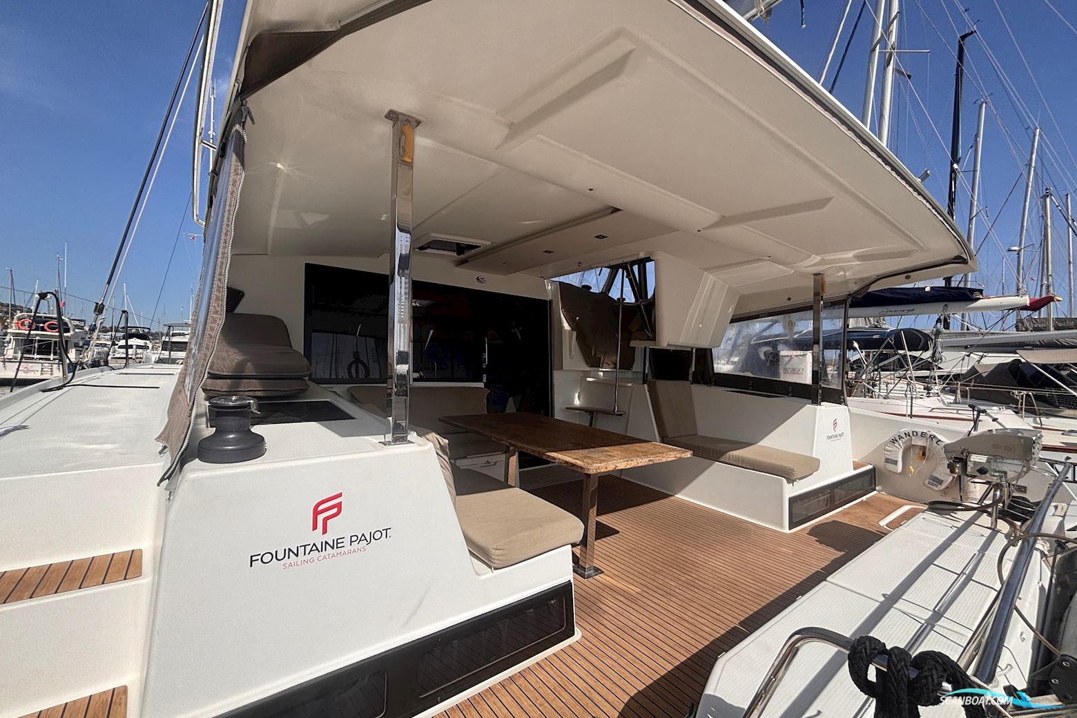 Fountaine Pajot Lucia 40