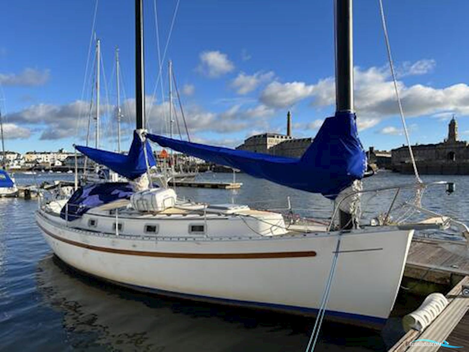 Freedom 35 Sejlbåd 1981, med Beta Marine motor, England