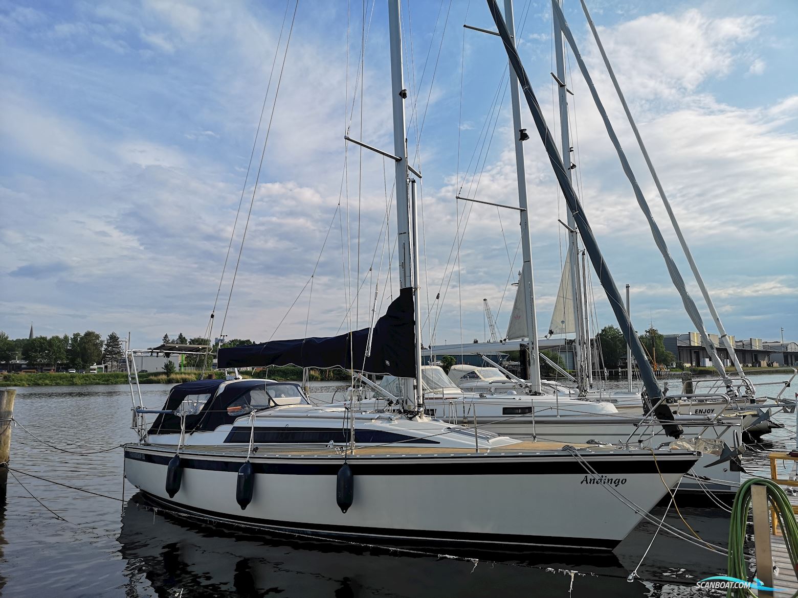 Friendship 33 Sejlbåd 1986, med Volvo Penta motor, Holland