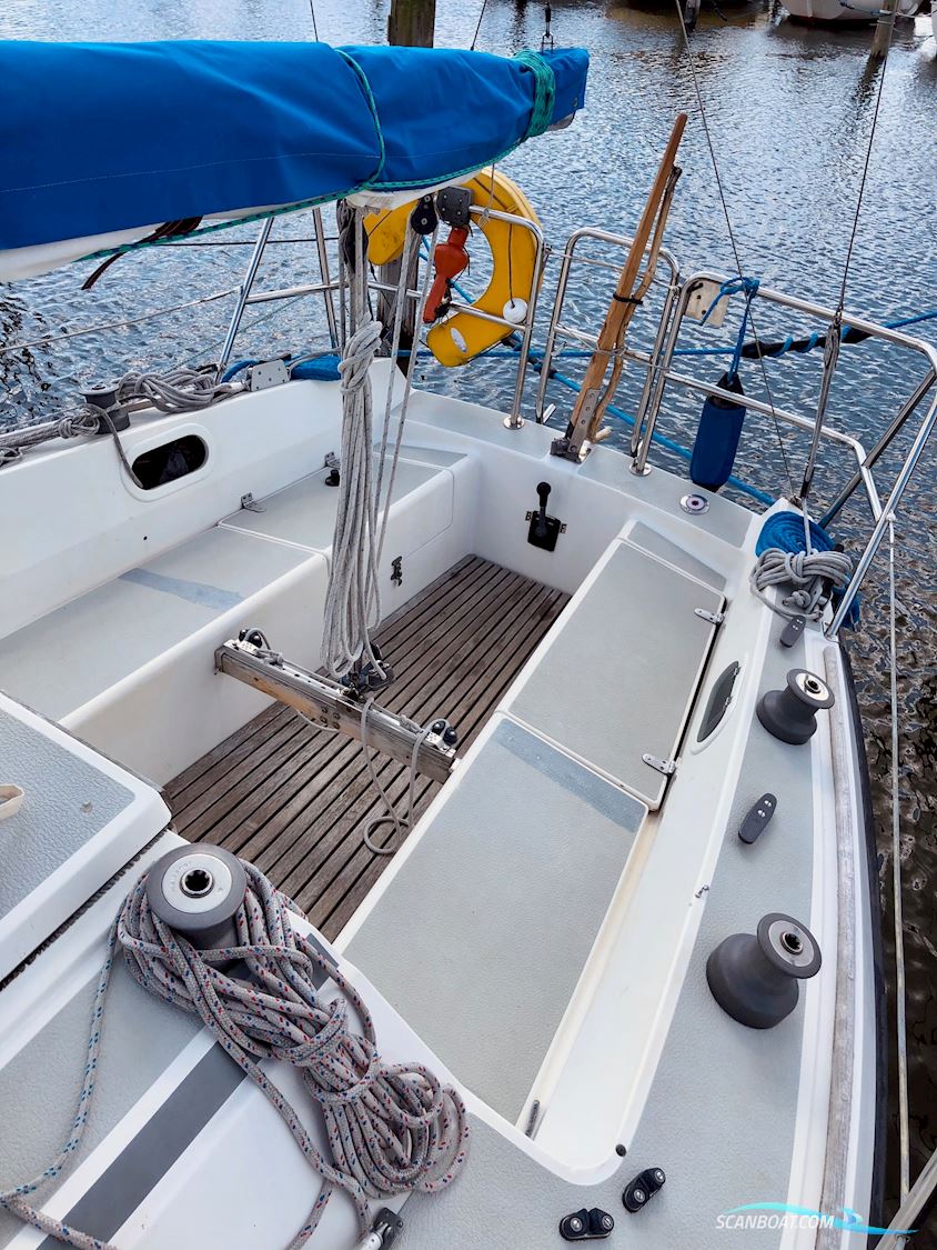 Granada 910