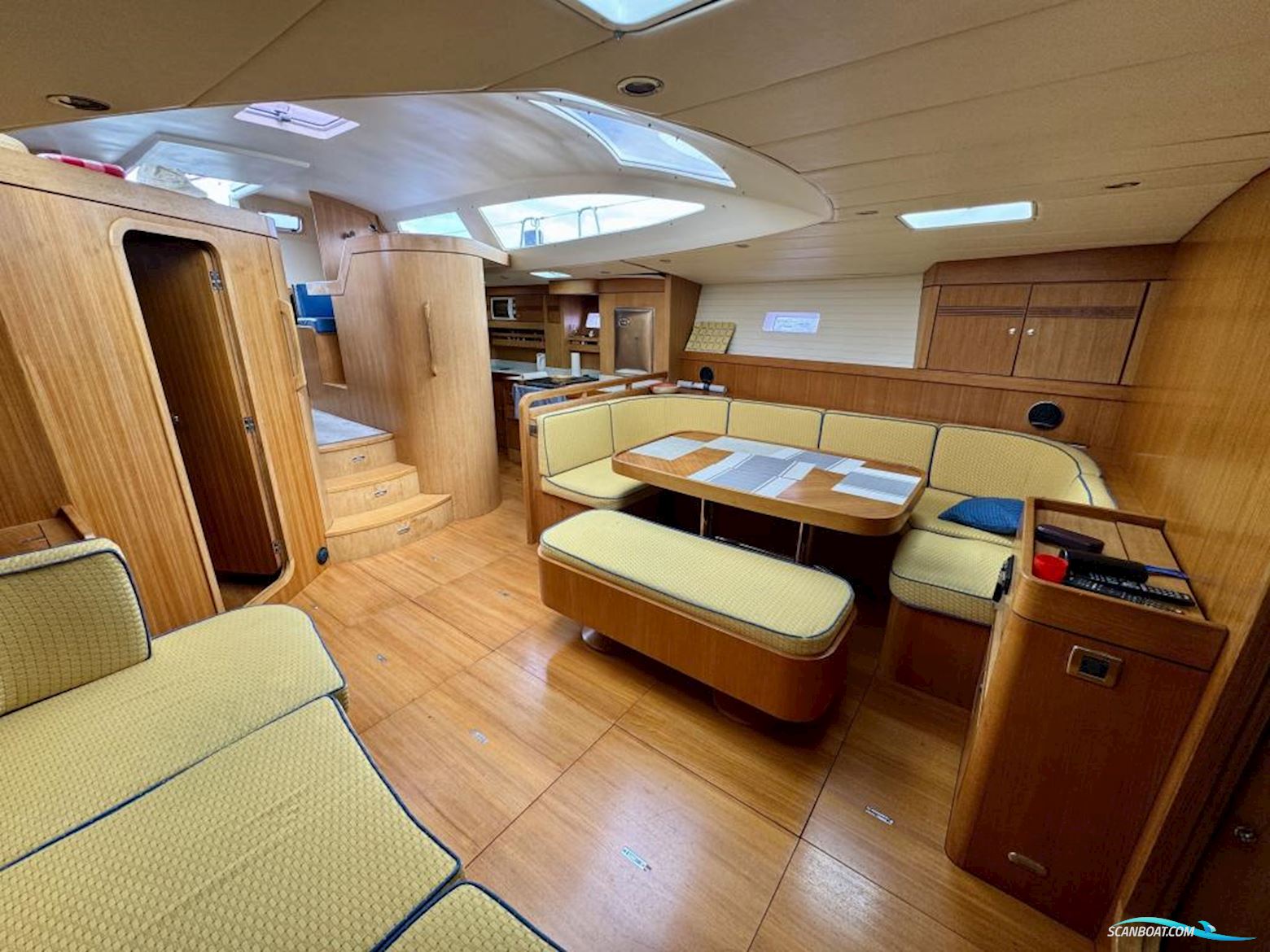 Grand Soleil 70