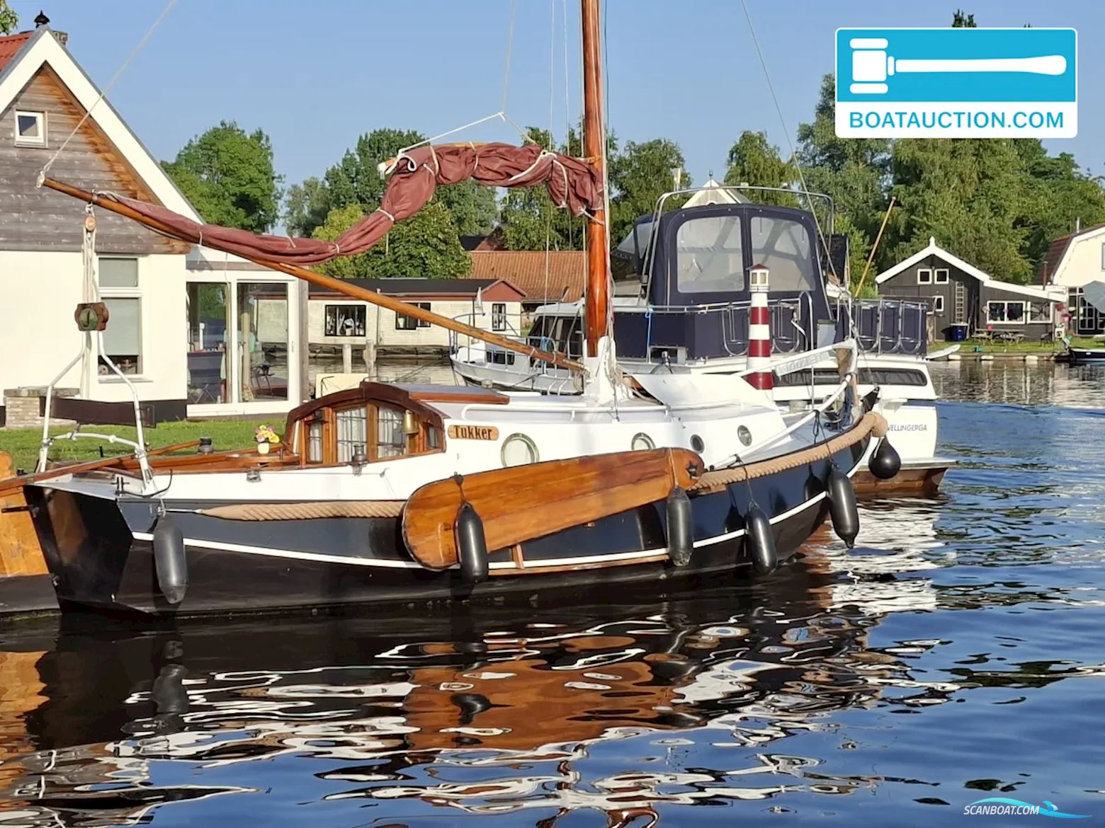 Grundel Platbodem Sejlbåd 1975, med Peugeot Indenor motor, Holland