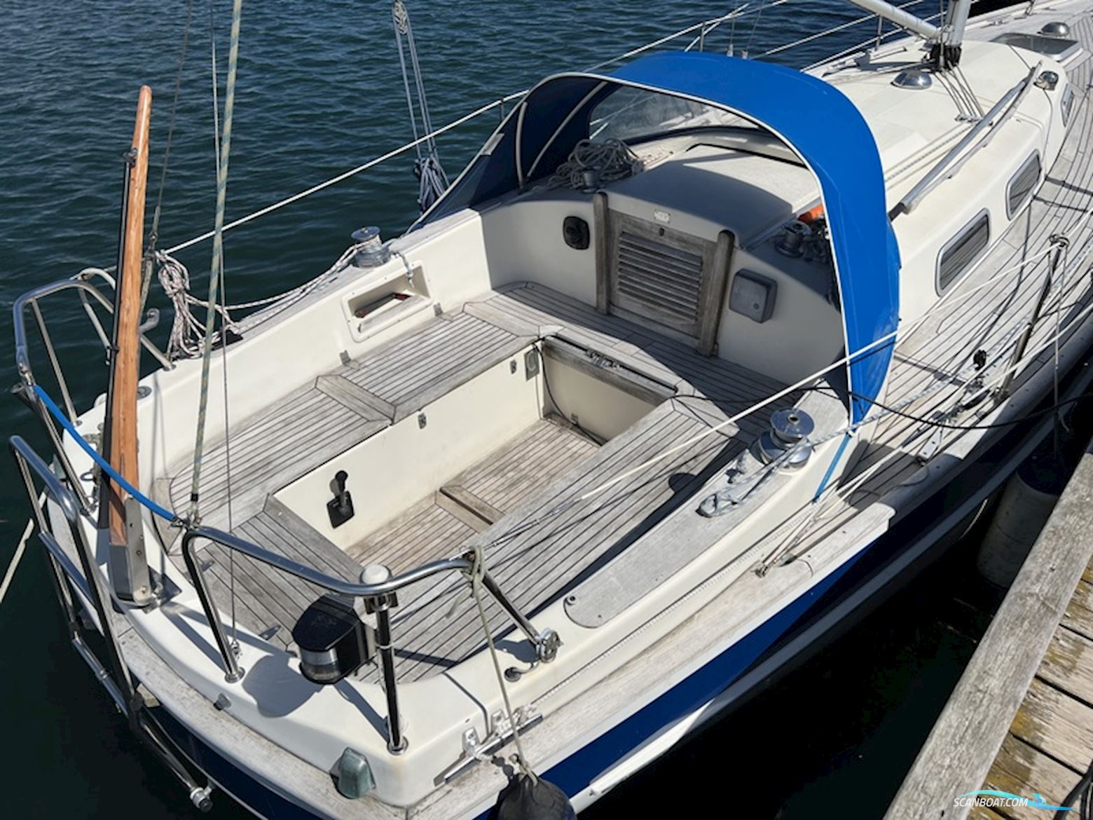 HALLBERG RASSY 29