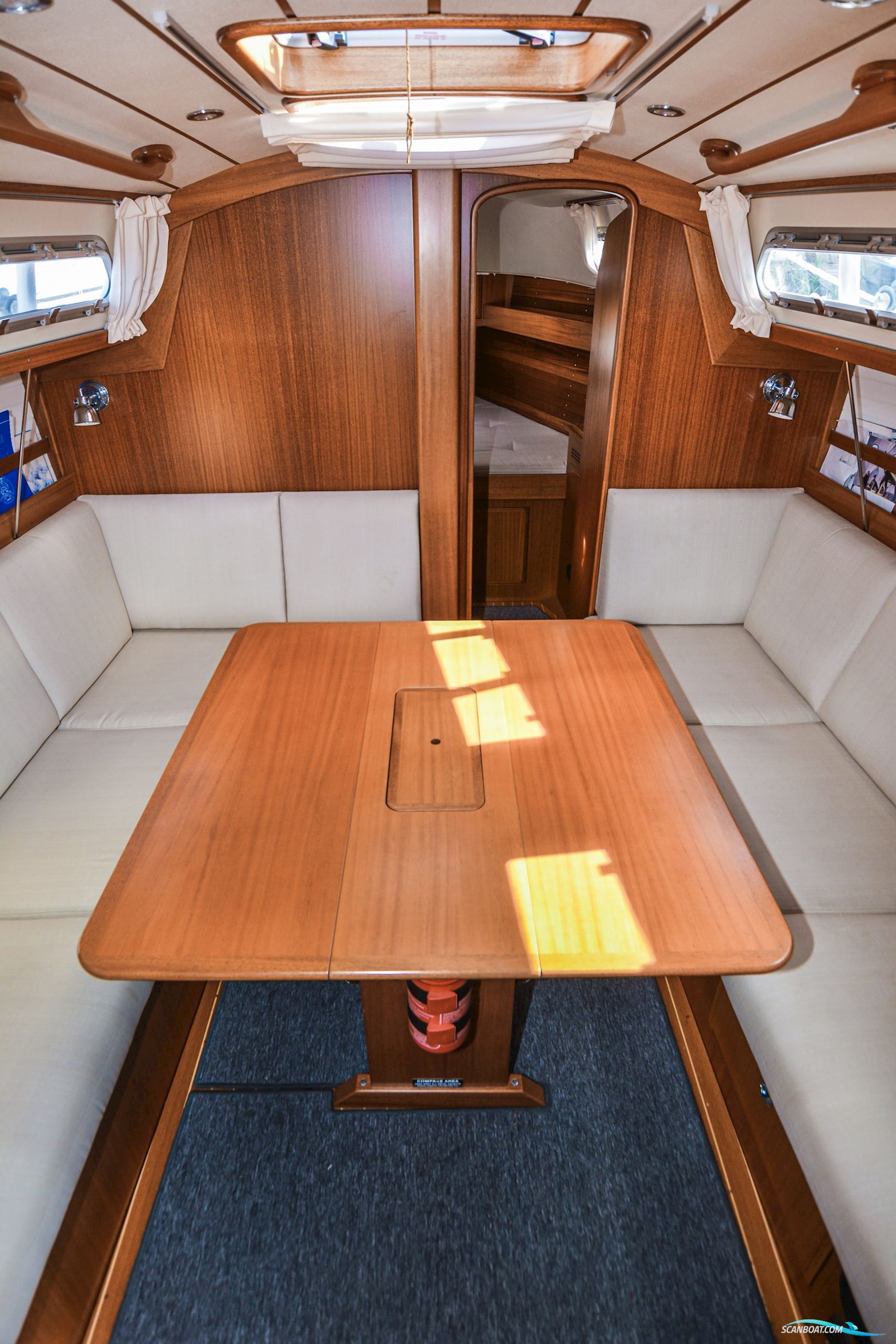 Hallberg-Rassy 310