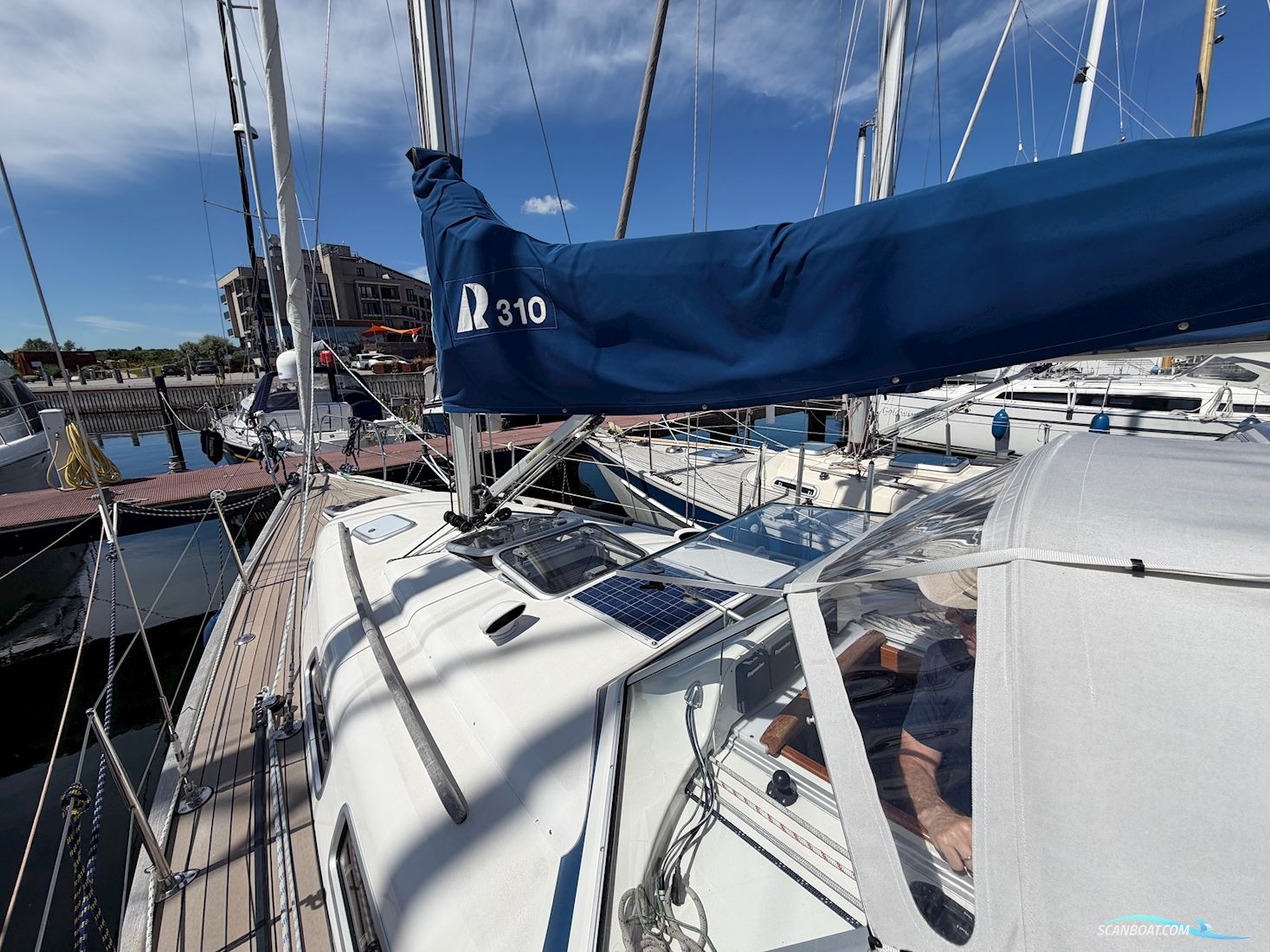 Hallberg Rassy 310