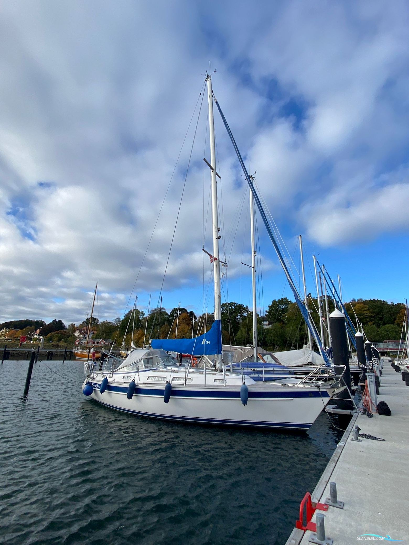 Hallberg Rassy 34