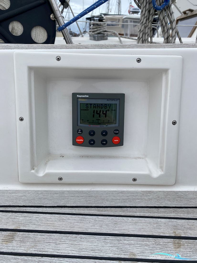 Hallberg-Rassy 34