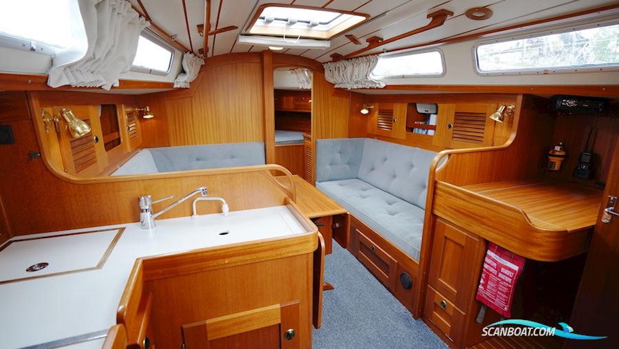 Hallberg-Rassy 34