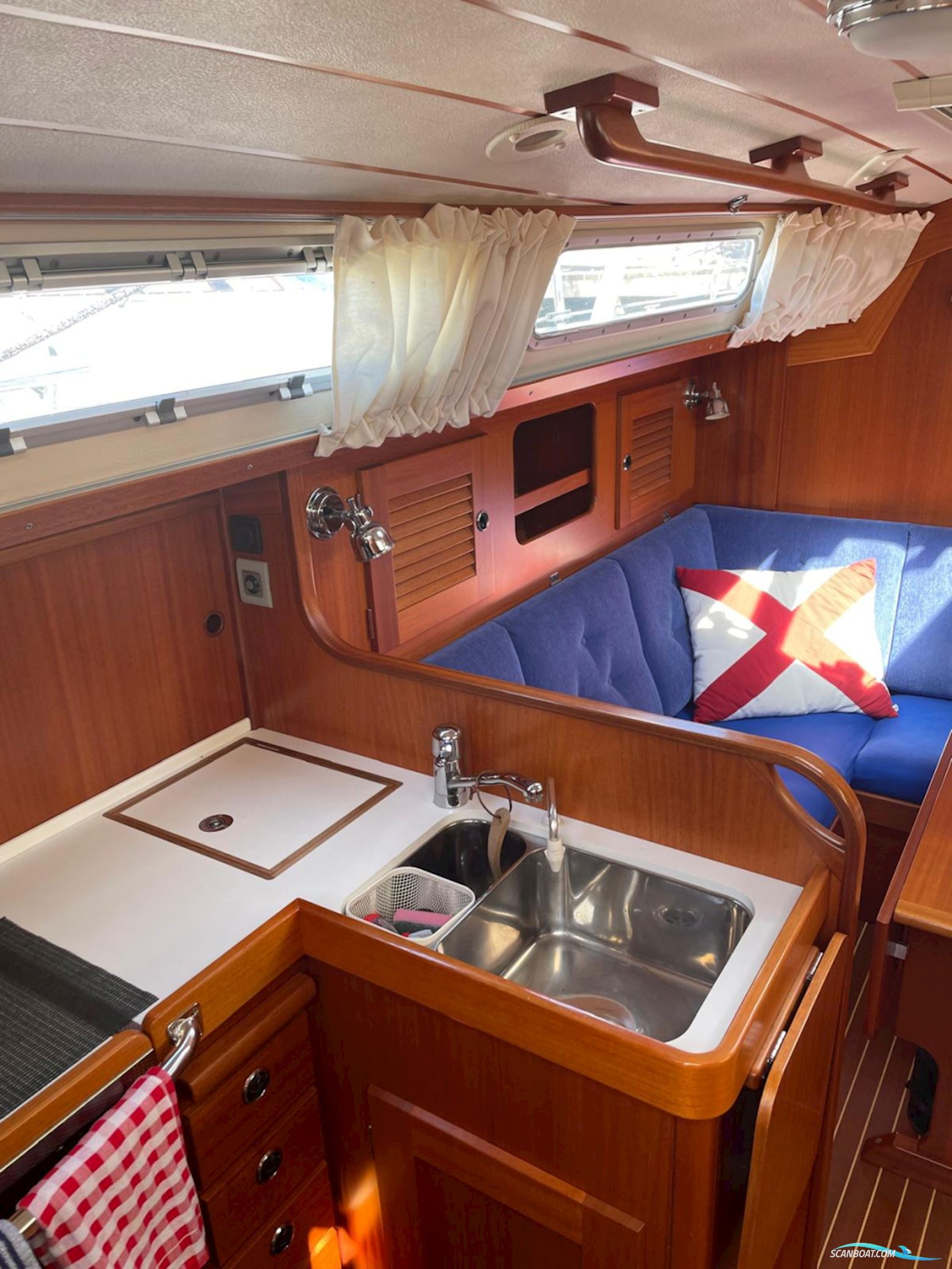 Hallberg Rassy 34