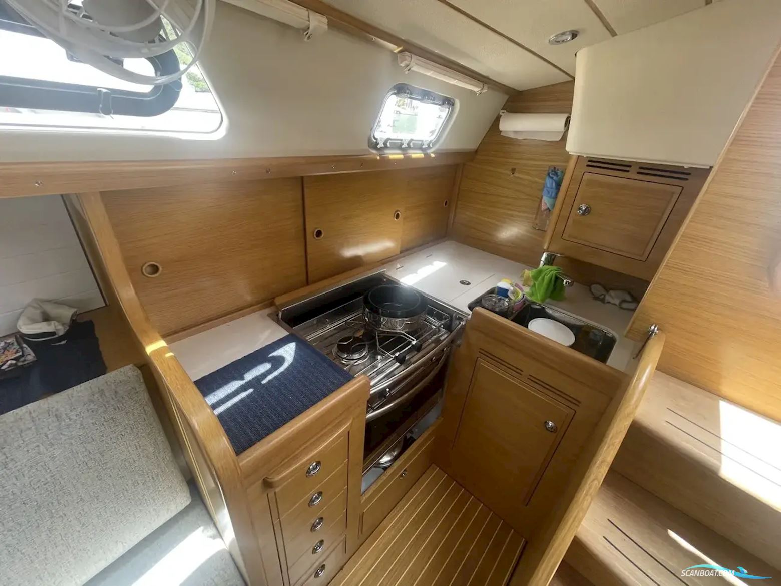 Hallberg-rassy 340