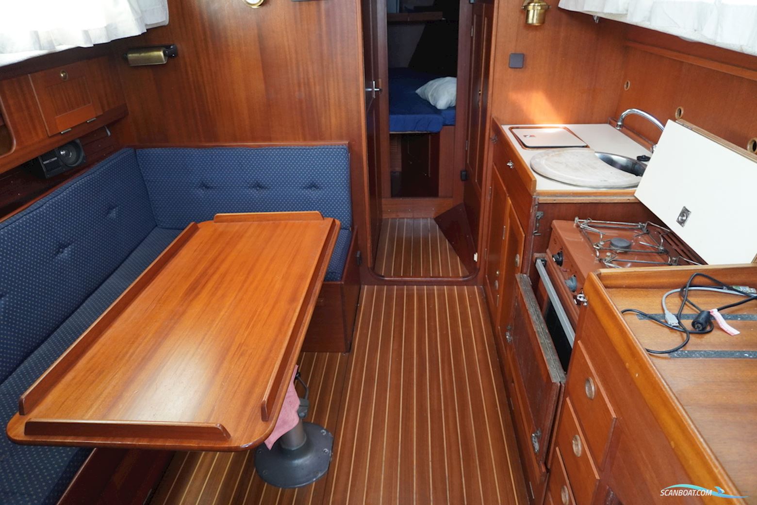 Hallberg Rassy 35