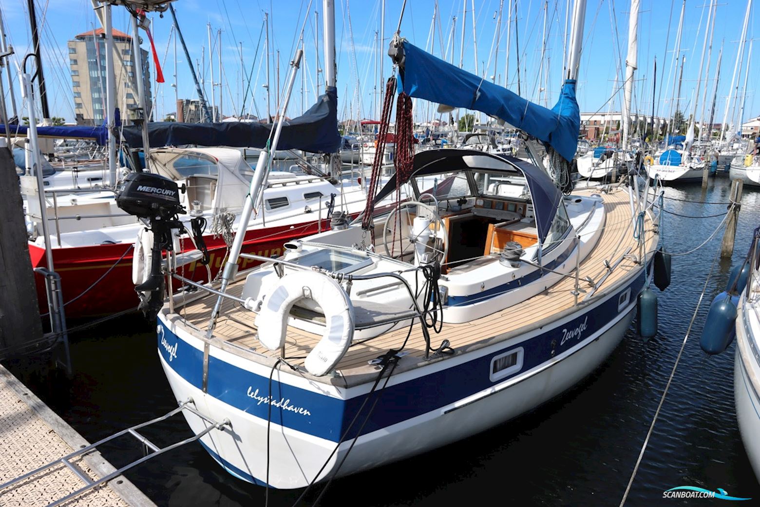 Hallberg Rassy 352