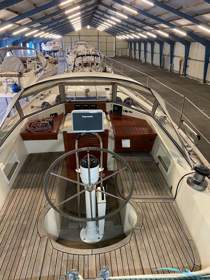 Hallberg Rassy 352