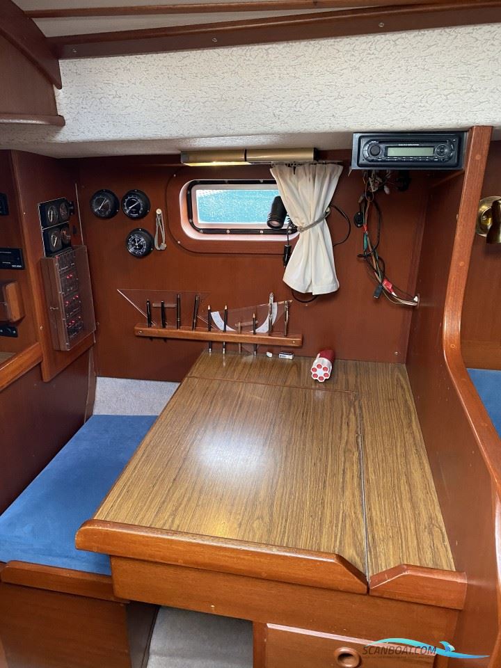 Hallberg Rassy 352