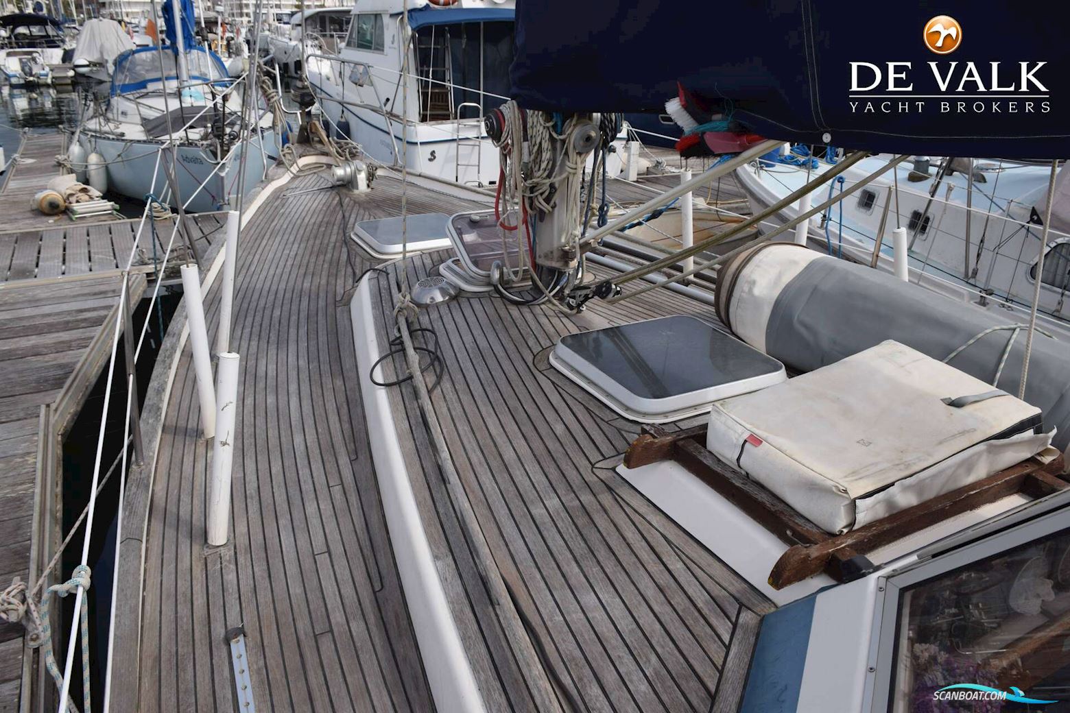 Hallberg Rassy 352