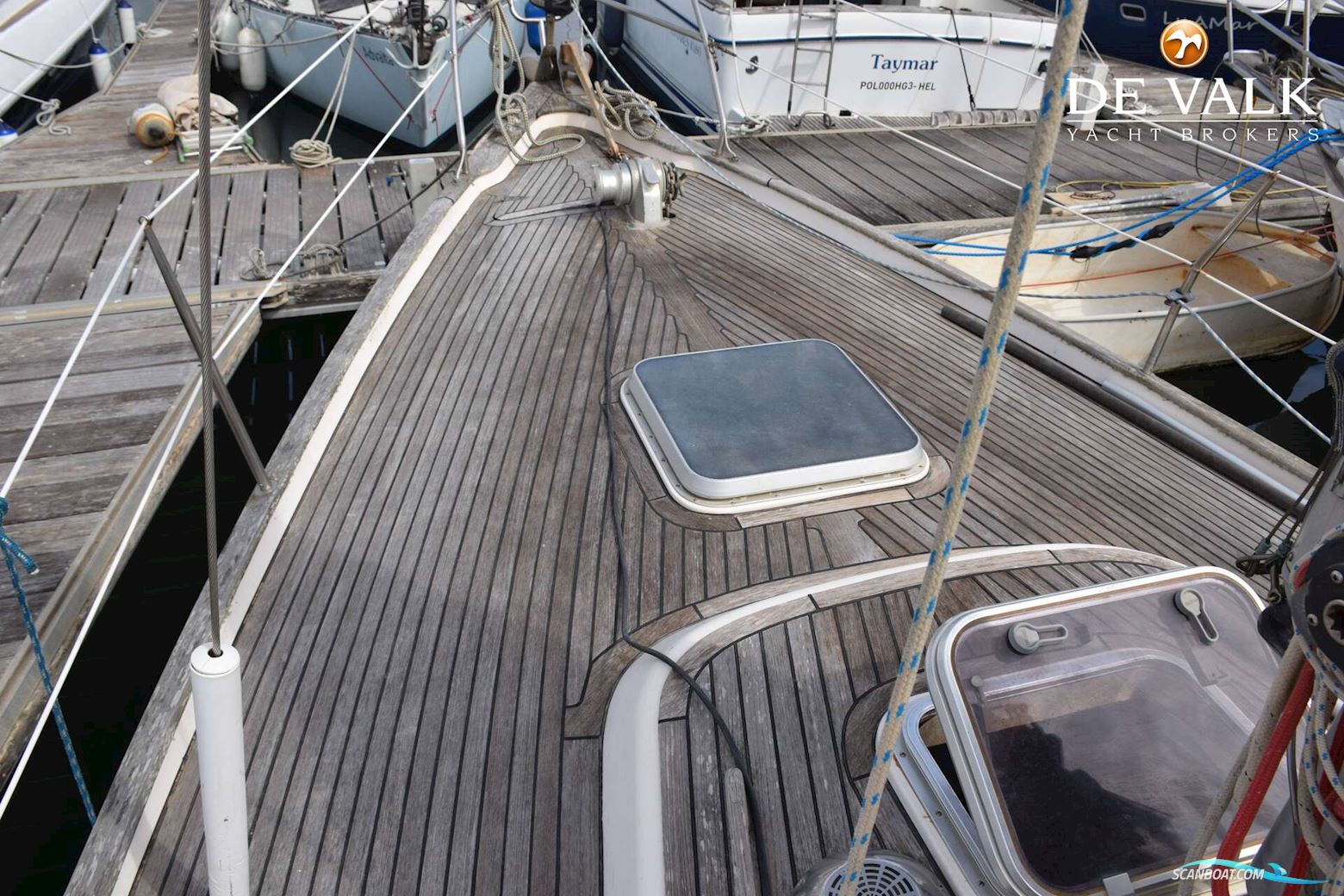 Hallberg Rassy 352