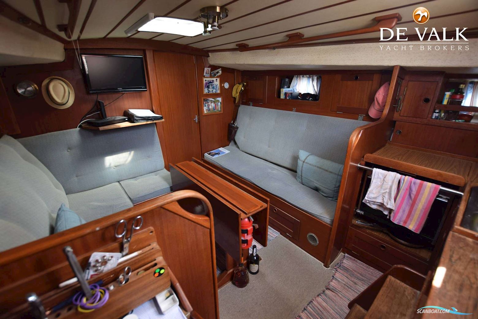 Hallberg Rassy 352