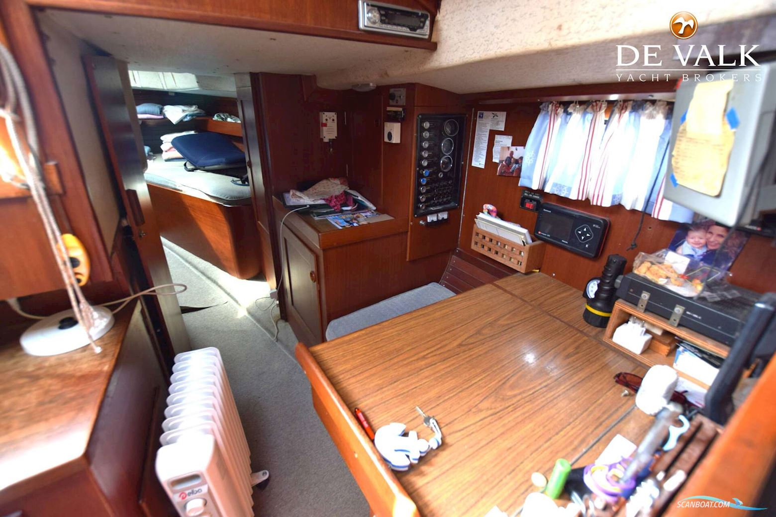 Hallberg Rassy 352