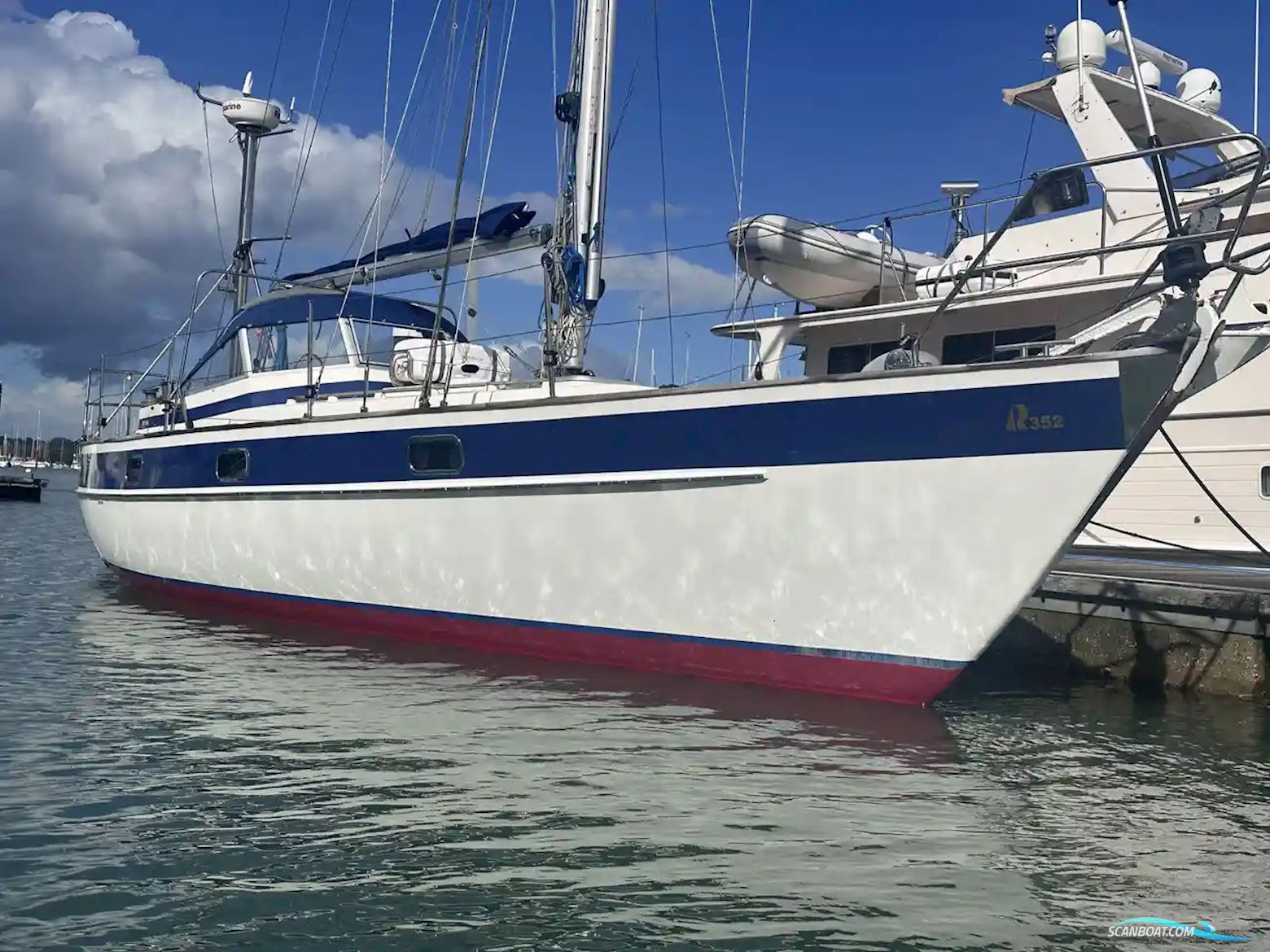 Hallberg-rassy 352