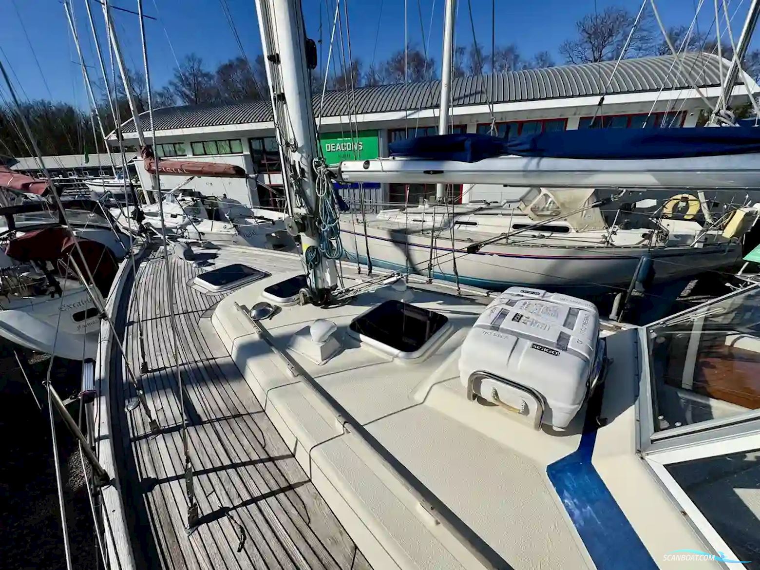 Hallberg-rassy 352