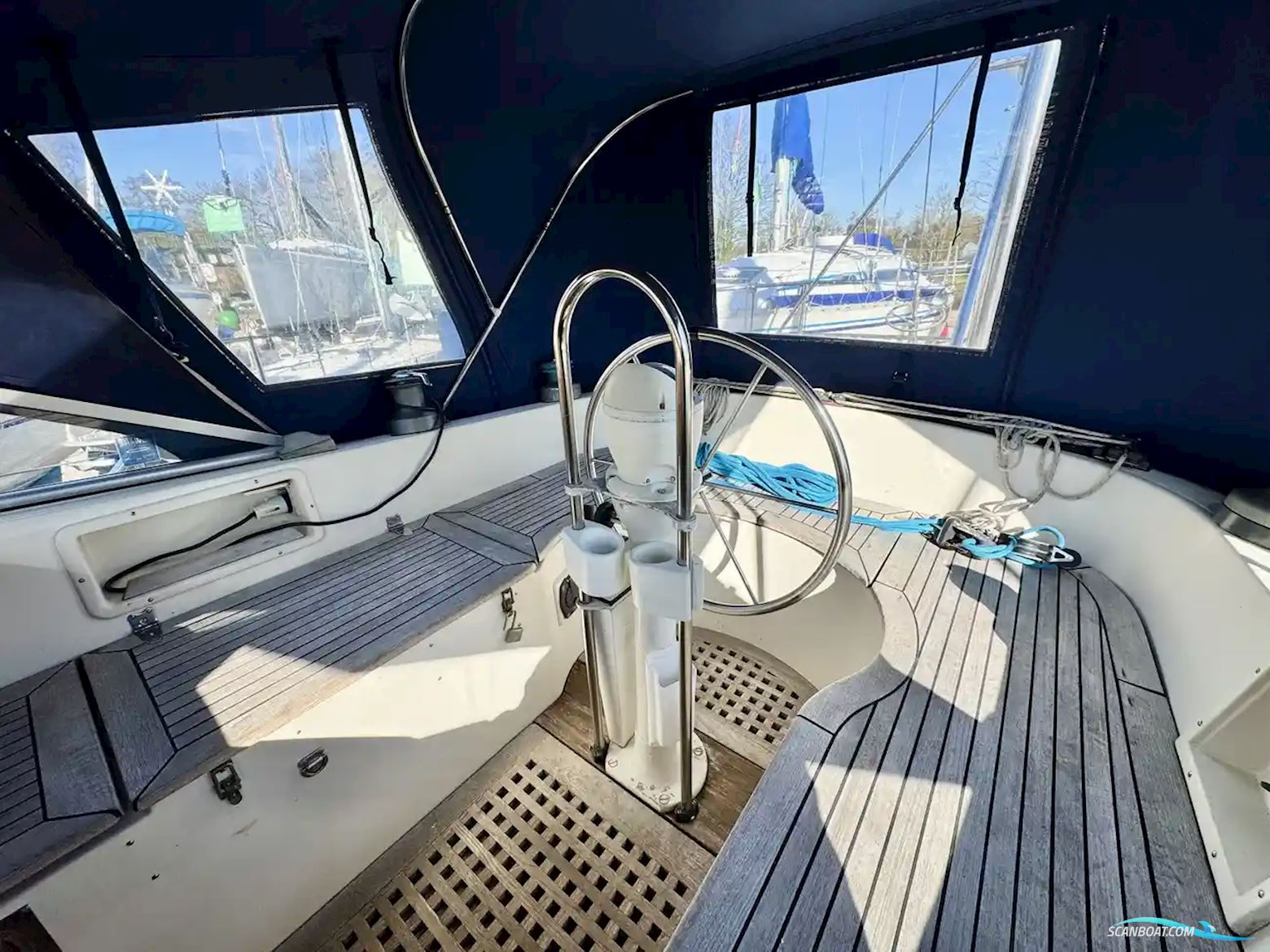 Hallberg-rassy 352