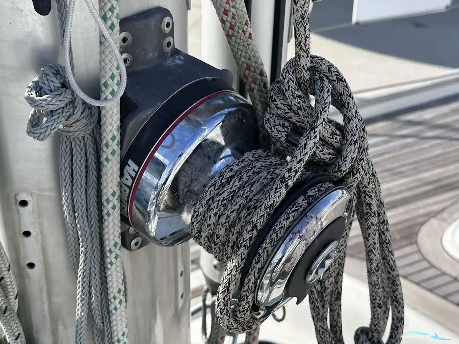Hallberg-rassy 352