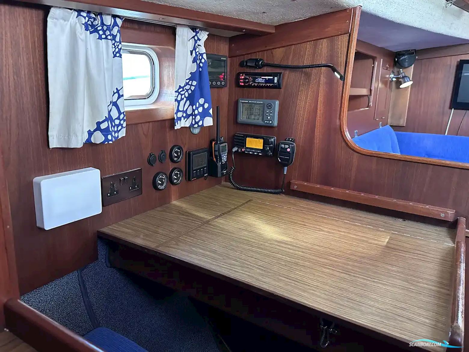 Hallberg-rassy 352