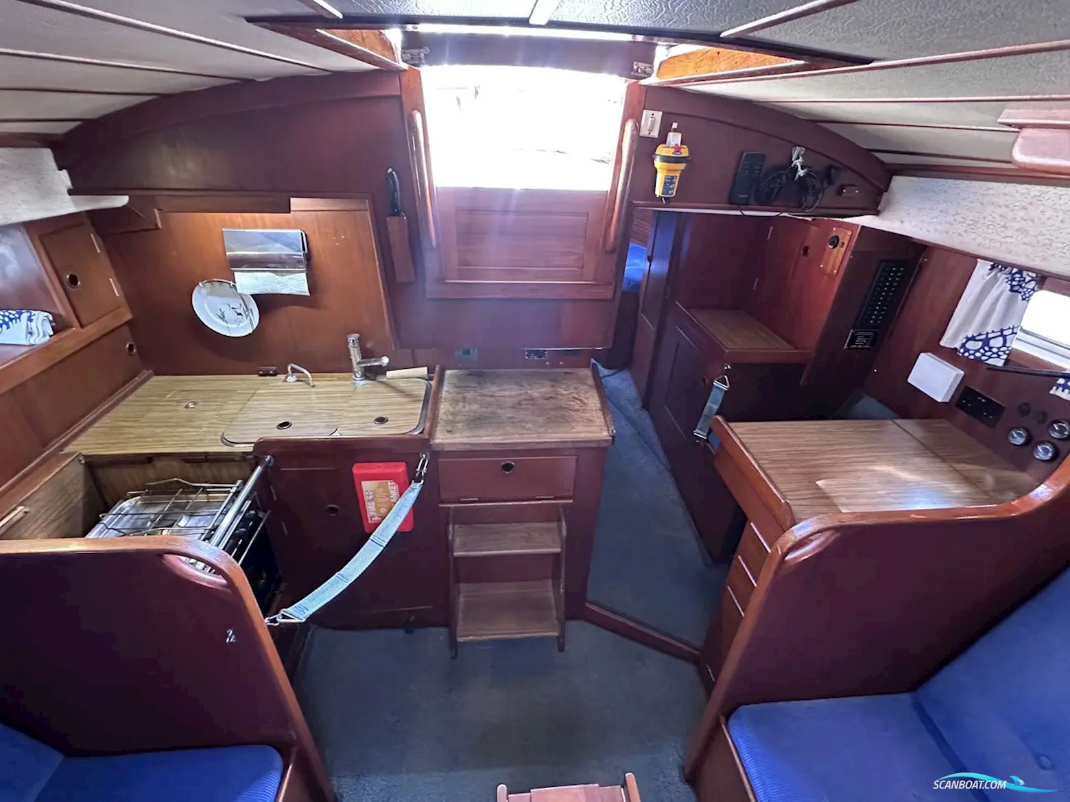 Hallberg-rassy 352