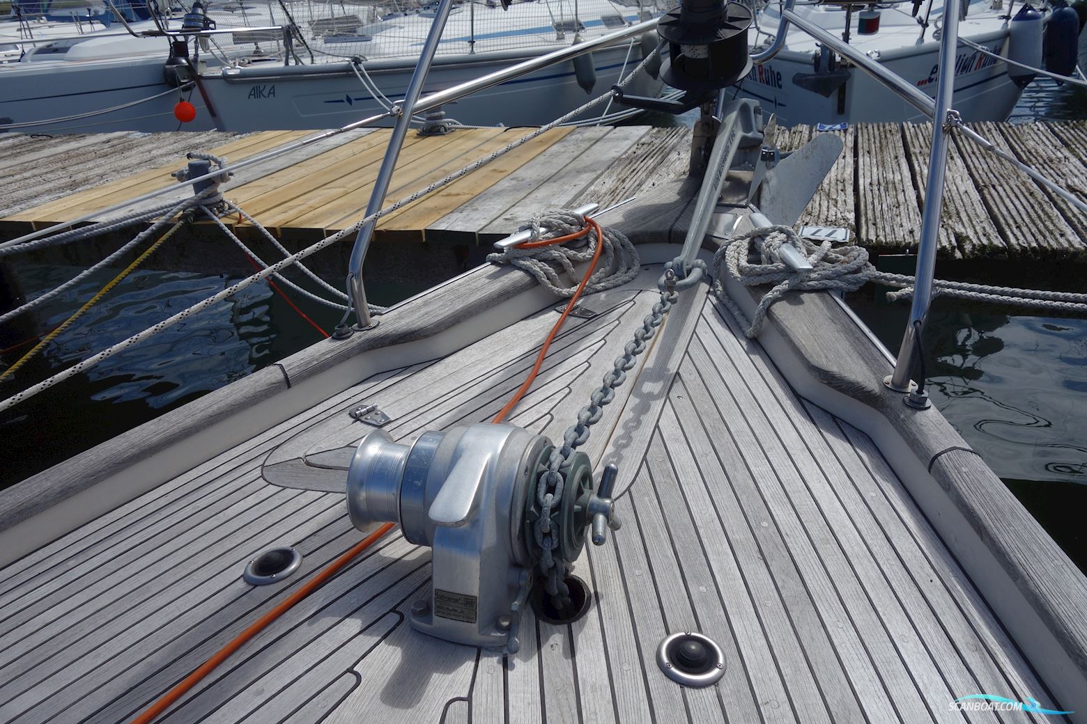 Hallberg-Rassy 352