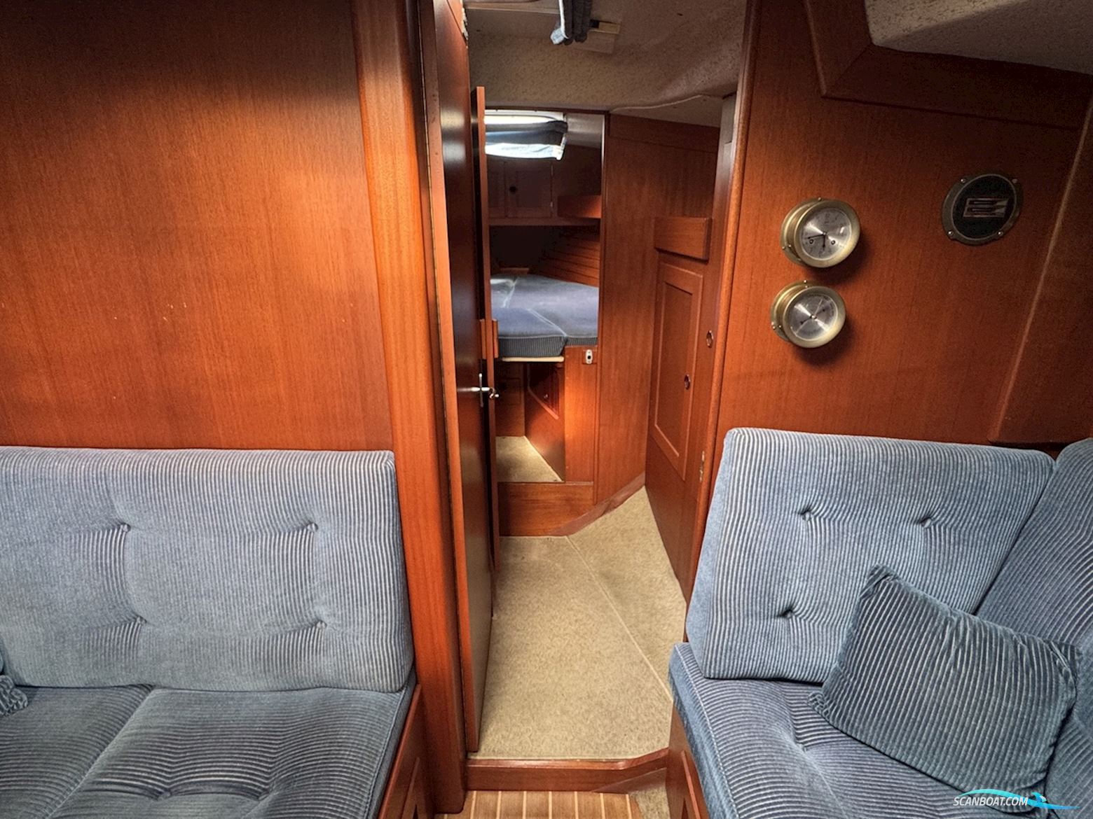 Hallberg Rassy 352