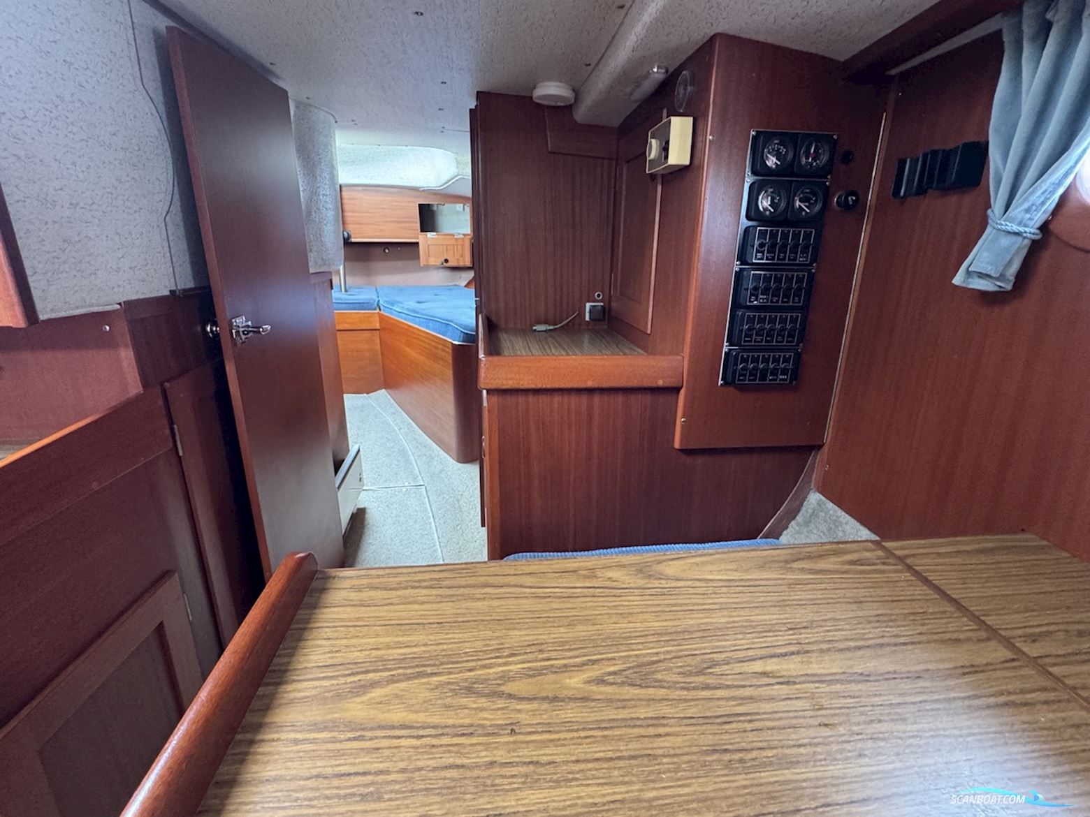 Hallberg Rassy 352