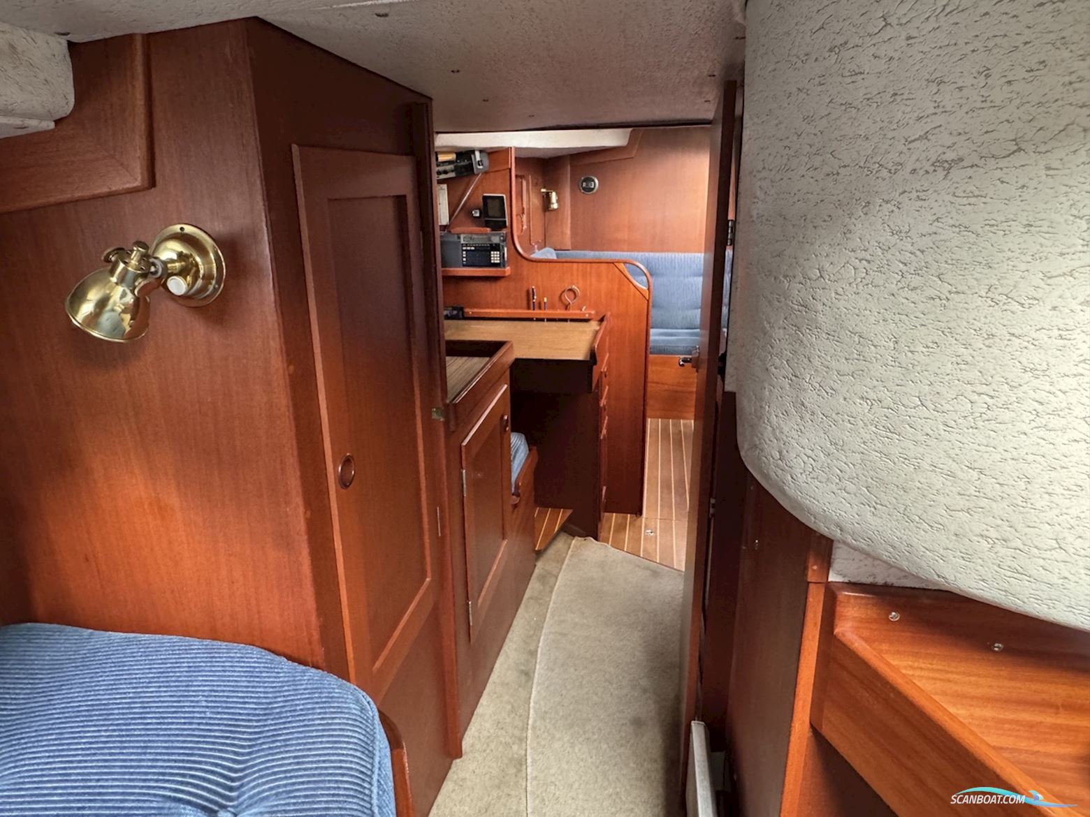 Hallberg Rassy 352