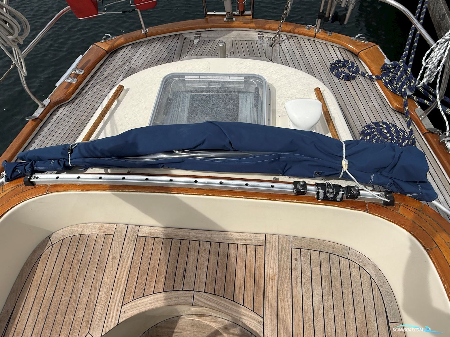 Hallberg-Rassy 352