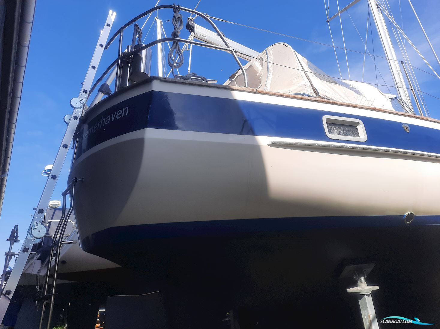 Hallberg-Rassy 352