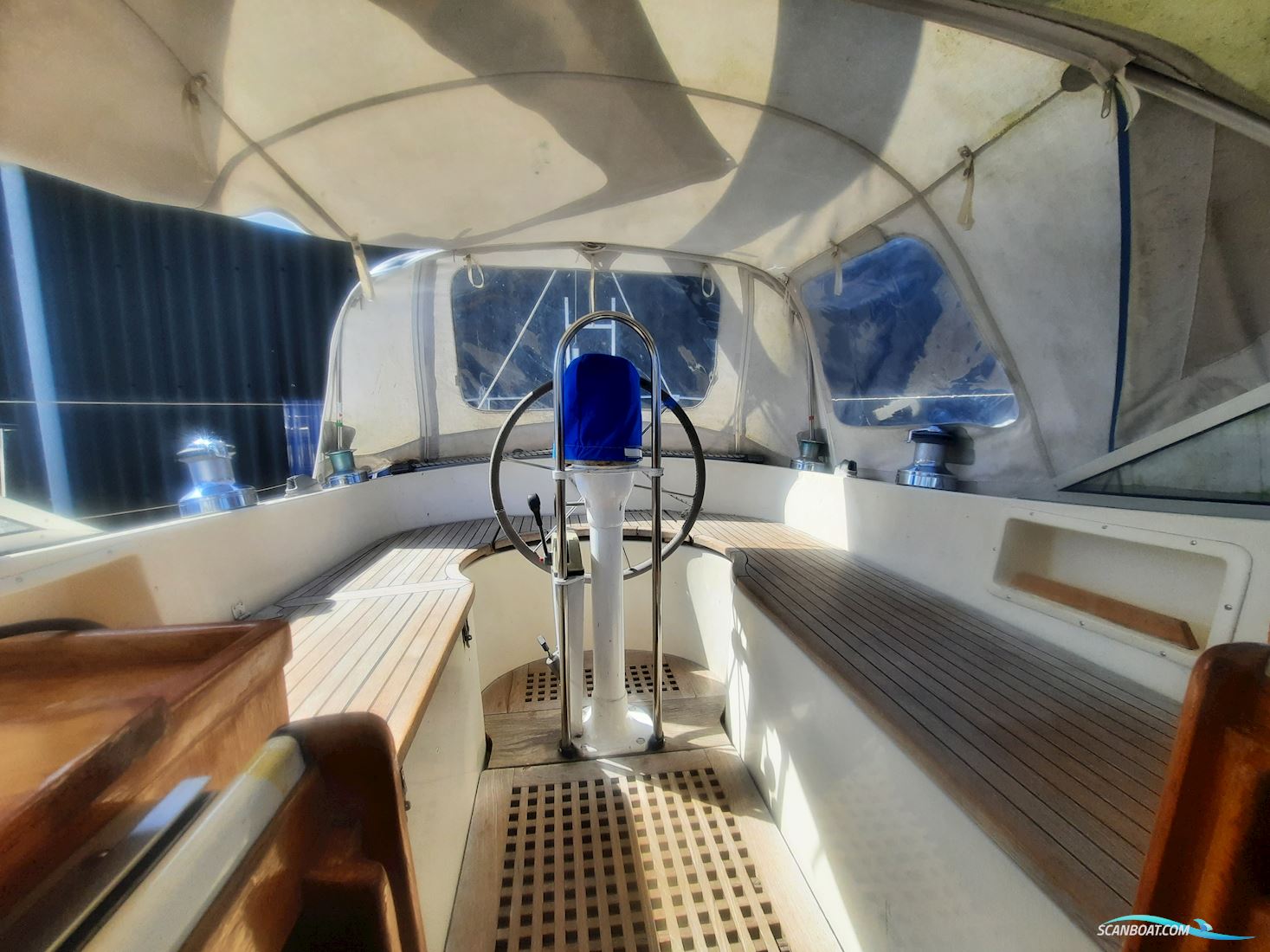 Hallberg-Rassy 352
