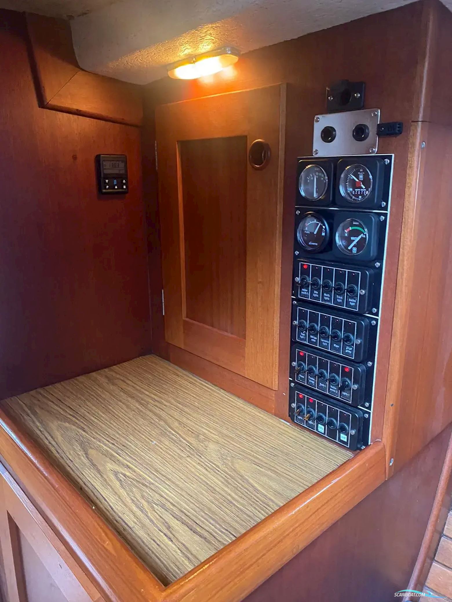 Hallberg-Rassy 352